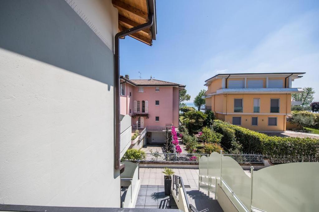 Perla Top Floor Apartment Sirmione Eksteriør bilde